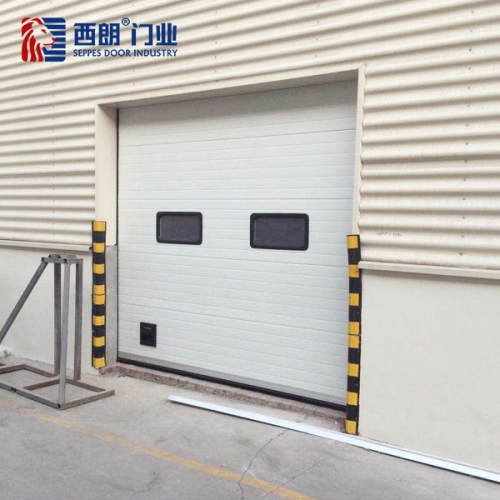 醫(yī)藥車(chē)間安裝提升門(mén)確保車(chē)間環(huán)境安全且潔凈